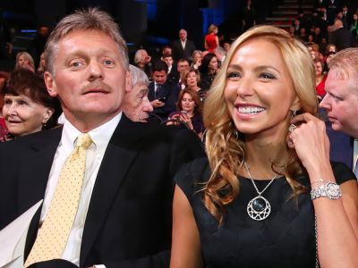 Дмитрий Песков и Татьяна Навка. Фото: Вячеслав Прокофьев / ТАСС Дмитрий Песков и Татьяна Навка. Фото: Вячеслав Прокофьев / ТАСС