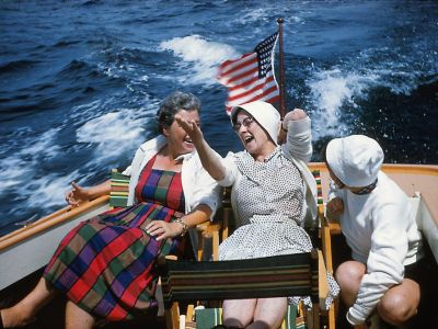 Амерканская семья на отдыхе, фото 1950-х: maxim-nm.livejournal.com Амерканская семья на отдыхе, фото 1950-х: maxim-nm.livejournal.com