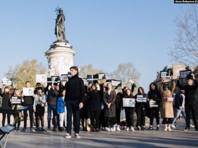 Пикет в поддержку Олега Сенцова. Фото: Крым.Реалии Пикет в поддержку Олега Сенцова. Фото: Крым.Реалии