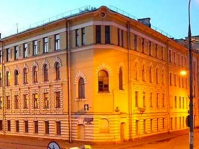 Дом на Садовнической набережной в Москве. Фото: navalny.com Дом на Садовнической набережной в Москве. Фото: navalny.com