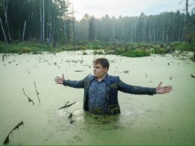 Школьник в болоте. Фото: meme-arsenal.com Школьник в болоте. Фото: meme-arsenal.com