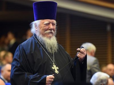 Глава комиссии по вопросам семьи и детства протоиерей Дмитрий Смирнов. Фото: Коммерсант Глава комиссии по вопросам семьи и детства протоиерей Дмитрий Смирнов. Фото: Коммерсант