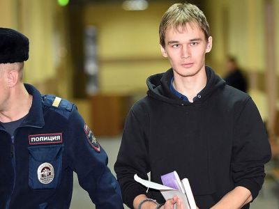 Аспирант механико-математического факультета МГУ Азат Мифтахов в суде. Фото: Дмитрий Лебедев / Коммерсант Аспирант механико-математического факультета МГУ Азат Мифтахов в суде. Фото: Дмитрий Лебедев / Коммерсант