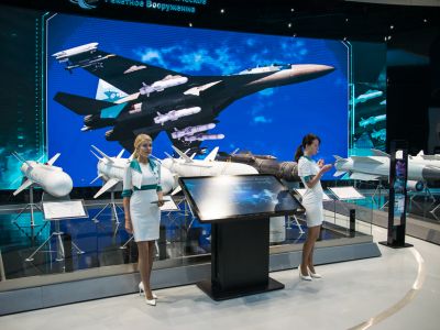 В павильоне АО "Корпорация Тактическое ракетное вооружение" (КТРВ) в парке "Патриот" в Кубинке. Источник фото: livejournal.com/bmpd В павильоне АО "Корпорация Тактическое ракетное вооружение" (КТРВ) в парке "Патриот" в Кубинке. Источник фото: livejournal.com/bmpd