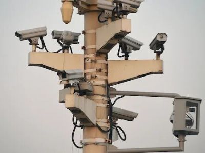 Камеры видеонаблюдения. Фото: Александр Миридонов / Коммерсант Камеры видеонаблюдения. Фото: Александр Миридонов / Коммерсант