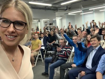 Любовь Соболь на встрече со сторонниками. Фото из личного архива / "Новая газета" Любовь Соболь на встрече со сторонниками. Фото из личного архива / "Новая газета"