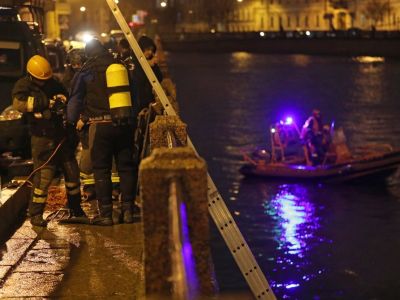 Поиски останков Анастасии Ещенко в Мойке, 9 ноября 2019 года. Фото: Александр Демьянчук / ТАСС / Scanpix / LETA Поиски останков Анастасии Ещенко в Мойке, 9 ноября 2019 года. Фото: Александр Демьянчук / ТАСС / Scanpix / LETA