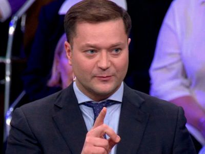 Никита Исаев на шоу "Политика" на "Первом канале" Никита Исаев на шоу "Политика" на "Первом канале"