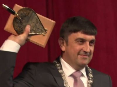 Глава администрации Златоуста Максим Пекарский. Фото: Youtube.com Глава администрации Златоуста Максим Пекарский. Фото: Youtube.com