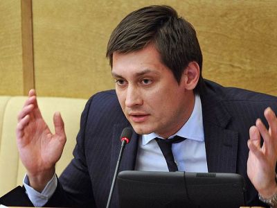 Дмитрий Гудков. Фото: Дмитрий Духанин/Коммерсант Дмитрий Гудков. Фото: Дмитрий Духанин/Коммерсант