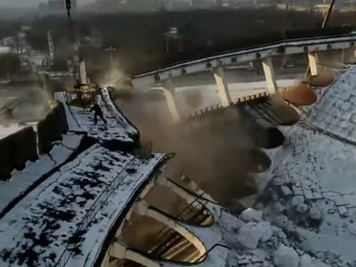 Обрушение крыши при демонтаже Спортивно-концертного комплекса в Петербурге. Фото: EADaily Обрушение крыши при демонтаже Спортивно-концертного комплекса в Петербурге. Фото: EADaily