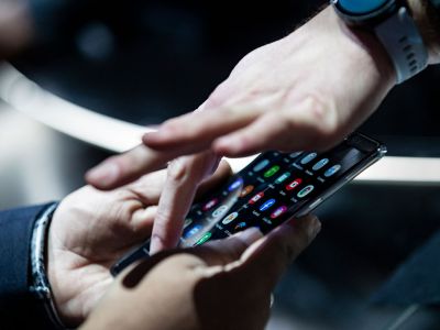 Приложения. Фото: Etienne Laurent / ТАСС Приложения. Фото: Etienne Laurent / ТАСС