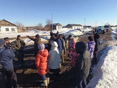 Перекрытие дороги. Фото: ВКонтакте.Ru Перекрытие дороги. Фото: ВКонтакте.Ru