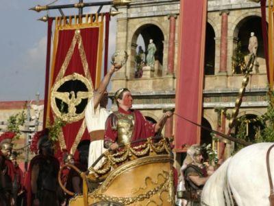 Триумф Цезаря. Кадр из телесериала "Рим": zen.yandex.ru/media/ancient_rome Триумф Цезаря. Кадр из телесериала "Рим": zen.yandex.ru/media/ancient_rome