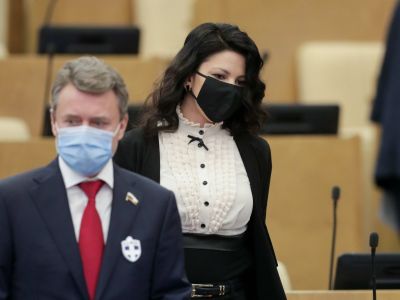 Значок, о котором предположительно идет речь. Фото: Госдума Значок, о котором предположительно идет речь. Фото: Госдума