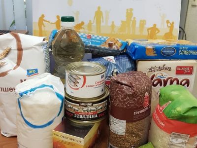 Продуктовые наборы для малоимущих. Фото: himki.msr.mosreg.ru Продуктовые наборы для малоимущих. Фото: himki.msr.mosreg.ru