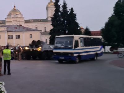 Завершение ЧП с захватом автобуса в Луцке, 21.07.2020. Фото: tsn.ua Завершение ЧП с захватом автобуса в Луцке, 21.07.2020. Фото: tsn.ua