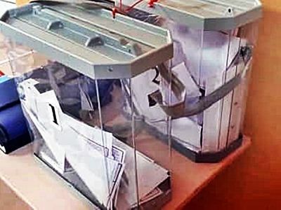 Урна с бюллетенями. Фото: Александр Воронин, Каспаров.Ru Урна с бюллетенями. Фото: Александр Воронин, Каспаров.Ru