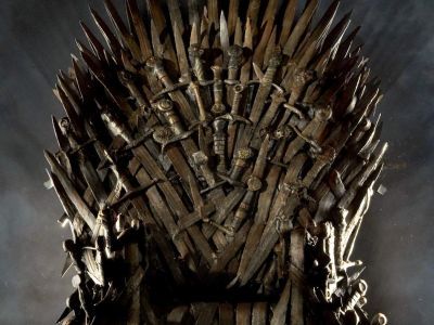 Трон из сериала "Игра престолов" Трон из сериала "Игра престолов"