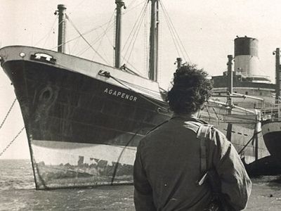 Заблокированные в Суэцком канале корабли, 1967. Фото: www.facebook.com/EidelmanTN Заблокированные в Суэцком канале корабли, 1967. Фото: www.facebook.com/EidelmanTN