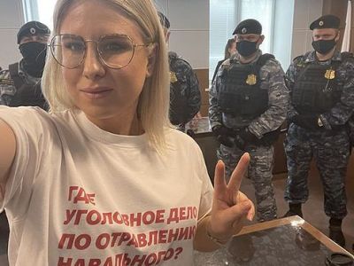 Любовь Соболь в зале суда. Фото: Twitter.com/SobolLubov Любовь Соболь в зале суда. Фото: Twitter.com/SobolLubov