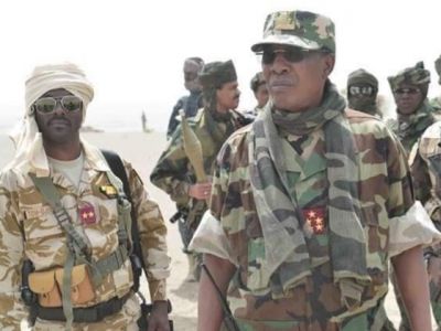 Погибший президент Чада Идрис Деби с сыном Махматом. Фото: prnigeria.com Погибший президент Чада Идрис Деби с сыном Махматом. Фото: prnigeria.com