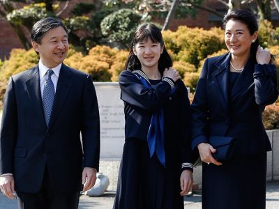 Император Нарухито, принцесса Аико и императрица Масако. Фото: hello.ru Император Нарухито, принцесса Аико и императрица Масако. Фото: hello.ru