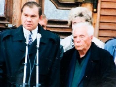 Александр Лебедь и Виктор Астафьев. Фото: www.facebook.com/vadim.shtepa Александр Лебедь и Виктор Астафьев. Фото: www.facebook.com/vadim.shtepa