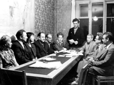 Инструктаж в СССР перед выездом за границу. Источник: back-in-ussr.com Инструктаж в СССР перед выездом за границу. Источник: back-in-ussr.com