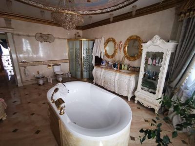 Интерьер дворца начальника УГИБДД Ставропольского края Алексея Сафонова. Фото: lenta.ru Интерьер дворца начальника УГИБДД Ставропольского края Алексея Сафонова. Фото: lenta.ru