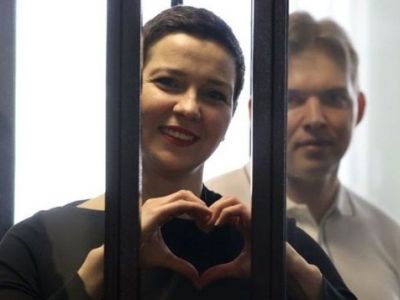 Мария Колесникова и Максим Знак в суде, 5.08.21. Фото: bbc.com Мария Колесникова и Максим Знак в суде, 5.08.21. Фото: bbc.com