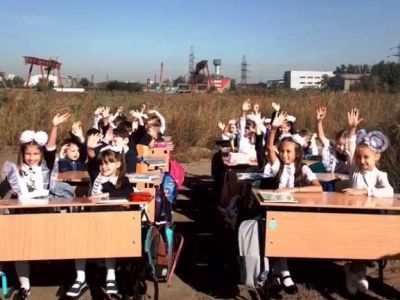 "Открытый урок" в поле. Фото: news.myseldon.com "Открытый урок" в поле. Фото: news.myseldon.com