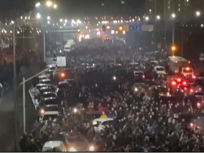 Протестующие в Алматы Протестующие в Алматы