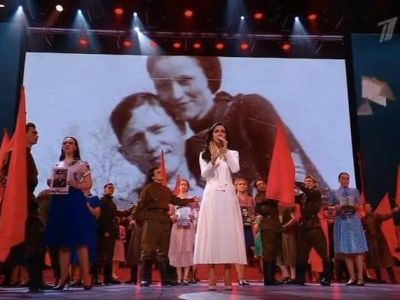 Первый канал иллюстрирует программу о ветеранах Бонни и Клайдом. Скрин: t.me/SerpomPo Первый канал иллюстрирует программу о ветеранах Бонни и Клайдом. Скрин: t.me/SerpomPo