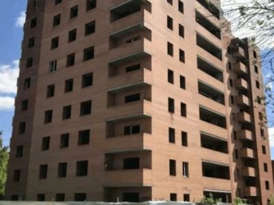 Недостроенный дом. Фото: Екатерина Пиф, Каспаров.Ru Недостроенный дом. Фото: Екатерина Пиф, Каспаров.Ru