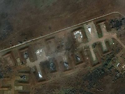 Спутниковый снимок аэродрома в Новофедоровке от Maxar Technologies: "Радио Свобода" Спутниковый снимок аэродрома в Новофедоровке от Maxar Technologies: "Радио Свобода"