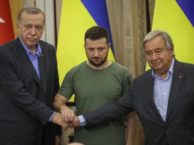 Реджеп Тайип Эрдоган, Владимир Зеленский, Антониу Гуттериш (слева направо). Фото: Gleb Garanich / Reuters Реджеп Тайип Эрдоган, Владимир Зеленский, Антониу Гуттериш (слева направо). Фото: Gleb Garanich / Reuters