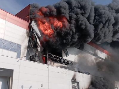 Пожар на предприятии. Фото: m.daytimenews.ru Пожар на предприятии. Фото: m.daytimenews.ru