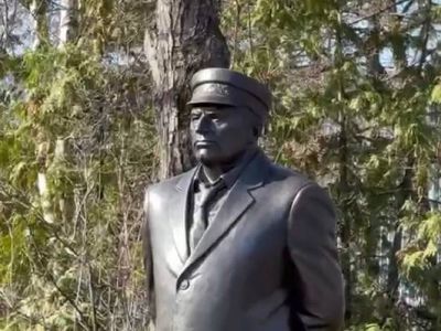 Памятник Жириновскому на Новодевичьем кладбище. Фото: t.me/mskuratov Памятник Жириновскому на Новодевичьем кладбище. Фото: t.me/mskuratov