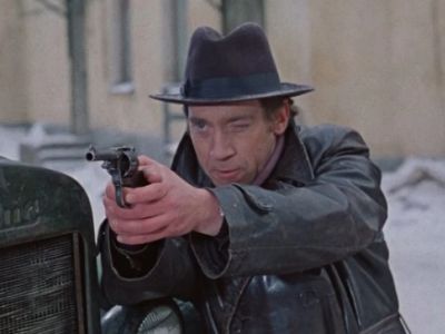 Владимир Высоцкий в роли следователя Глеба Жеглова, телесериал "Место встречи изменить нельзя": avatars.dzeninfra.ru Владимир Высоцкий в роли следователя Глеба Жеглова, телесериал "Место встречи изменить нельзя": avatars.dzeninfra.ru