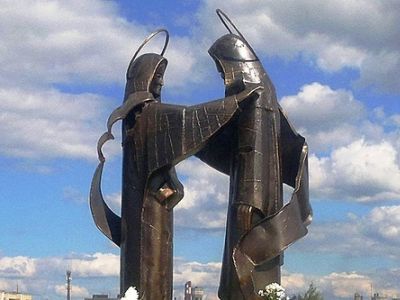 Памятник Петру и Февронии, Нижний Тагил. Фото: vsenovostint.ru Памятник Петру и Февронии, Нижний Тагил. Фото: vsenovostint.ru