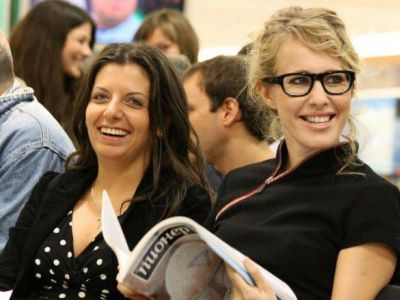 Маргарита Симоньян и Ксения Собчак. Фото: t.me/belamova Маргарита Симоньян и Ксения Собчак. Фото: t.me/belamova