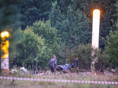 Место крушения самолета Евгения Пригожина. Фото: Марина Лысцева / Reuters Место крушения самолета Евгения Пригожина. Фото: Марина Лысцева / Reuters