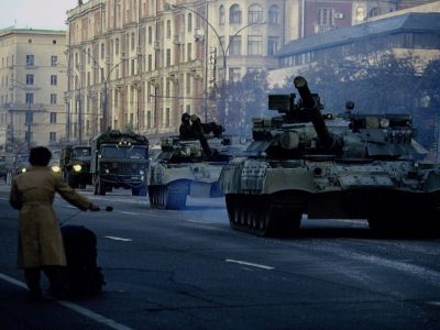 Танки в Москве, 4.10.93. Фото: t.me/ussrchaosss Танки в Москве, 4.10.93. Фото: t.me/ussrchaosss