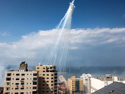 Дым от израильской бомбардировки морского порта города Газа. Фото: Mohammed Adeb / AFP Дым от израильской бомбардировки морского порта города Газа. Фото: Mohammed Adeb / AFP