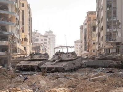 Израильские боевые машины занимают позиции в секторе Газа, ноябрь 2023 год. Фото: Israel Defense Forces / Reuters Израильские боевые машины занимают позиции в секторе Газа, ноябрь 2023 год. Фото: Israel Defense Forces / Reuters