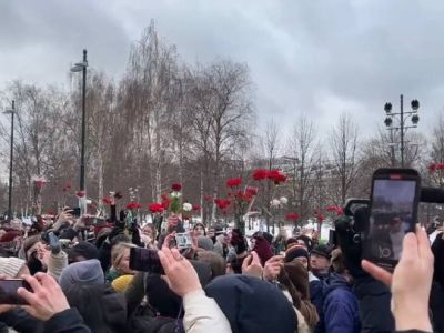Акция жен мобилизованных у Московского Кремля (03.02.2024). Фото: SOTA Акция жен мобилизованных у Московского Кремля (03.02.2024). Фото: SOTA