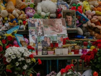 Одесса, 5 марта 2024. Мемориал у дома. Фото: Тимофей Мельников Одесса, 5 марта 2024. Мемориал у дома. Фото: Тимофей Мельников