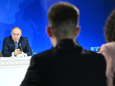 Владимир Путин на встрече с молодыми специалистами с Дальнего Востока, Якутск, 18.06.24. Фото: kremlin.ru Владимир Путин на встрече с молодыми специалистами с Дальнего Востока, Якутск, 18.06.24. Фото: kremlin.ru