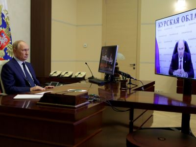 Владимир Путин на онлайн-встрече с врио губернатора Курской области Алексеем Смирновым, 8.08.24. Фото: kremlin.ru Владимир Путин на онлайн-встрече с врио губернатора Курской области Алексеем Смирновым, 8.08.24. Фото: kremlin.ru